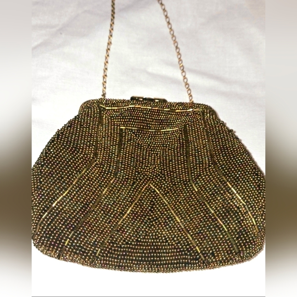 Old Hollwood  Gold Colored Beaded Purse  KissMeLock, Silk Inside. LIKE NEW 50's